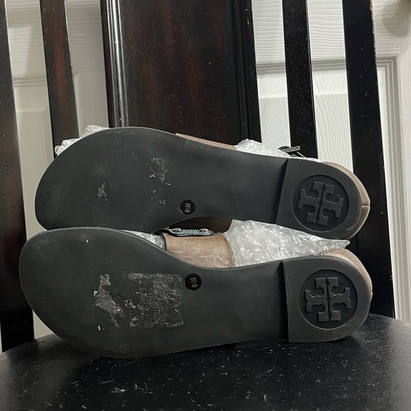 NWOT Tory Burch Tegan Stingray Smoke Vegan Leather Gladiator Sandals Size 6.5 - Picture 8 of 8